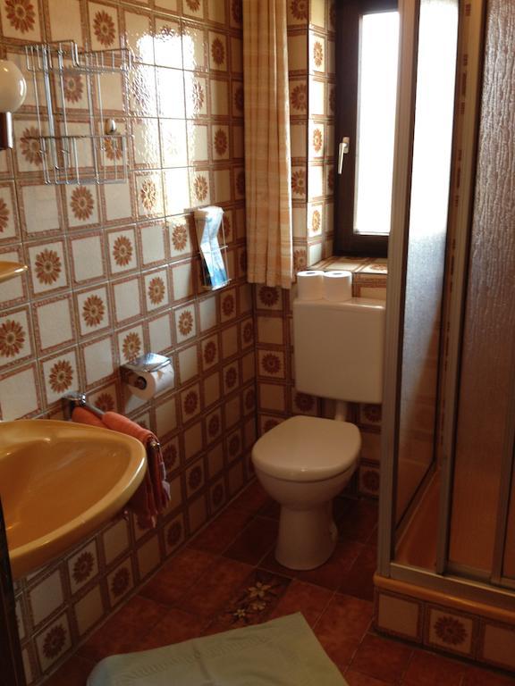 بودنمايس Gasthaus Pension Sternknockel الغرفة الصورة